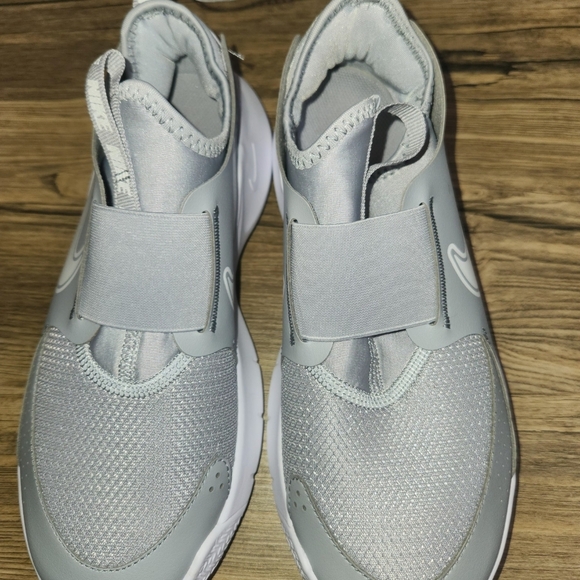 Nike Flex Runner 3 Grey/White FN1294-001. Size 6 Youth and Women's 7.5 or 8. - Picture 5 of 14